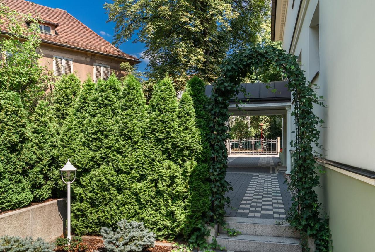 Hotel Villa Am Waldschloesschen Dresden Exterior foto